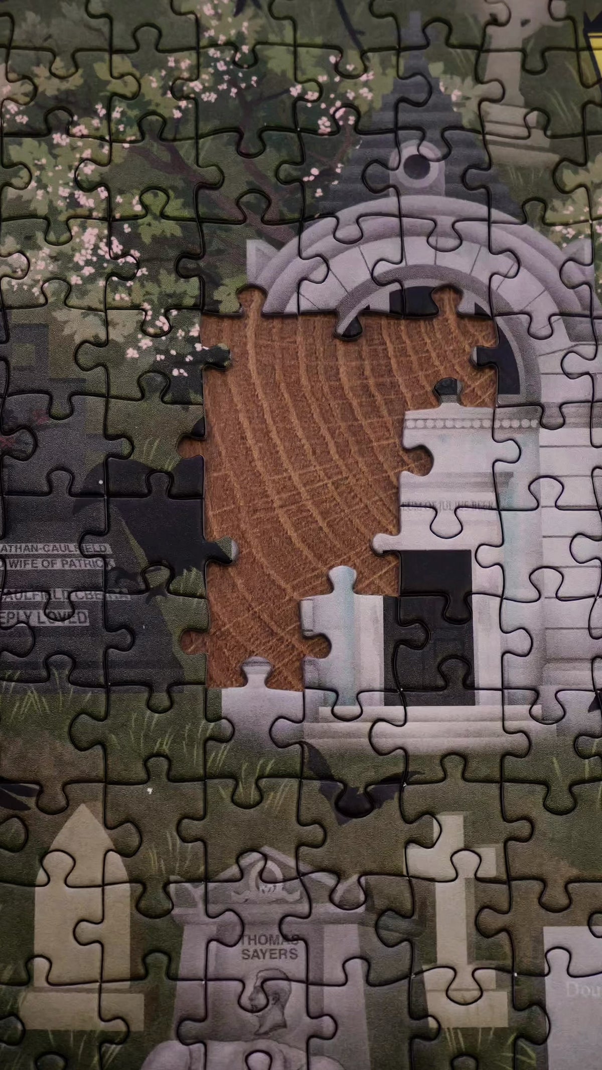 Highgate Cemetery: 1000 pieces jigsaw puzzle